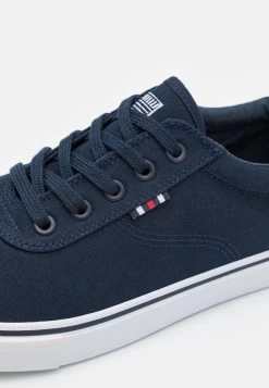 Pier One Unisex - Sneakers Laag - Dark Blue 11 Pier One Unisex - Sneakers Laag - Dark Blue -Pier One 32507fd832634b92a4915d77598d3c25