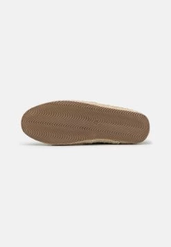 Pier One Unisex - Espadrilles - Dark Grey 10 Pier One Unisex - Espadrilles - Dark Grey -Pier One 71863cc99e4e45aaa2e0b88af2a0a347