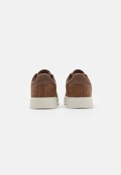 Pier One Unisex - Sneakers Laag - Cognac 8 Pier One Unisex - Sneakers Laag - Cognac -Pier One 8fc46a00bfc54014b9ab0c4b860fd9e9