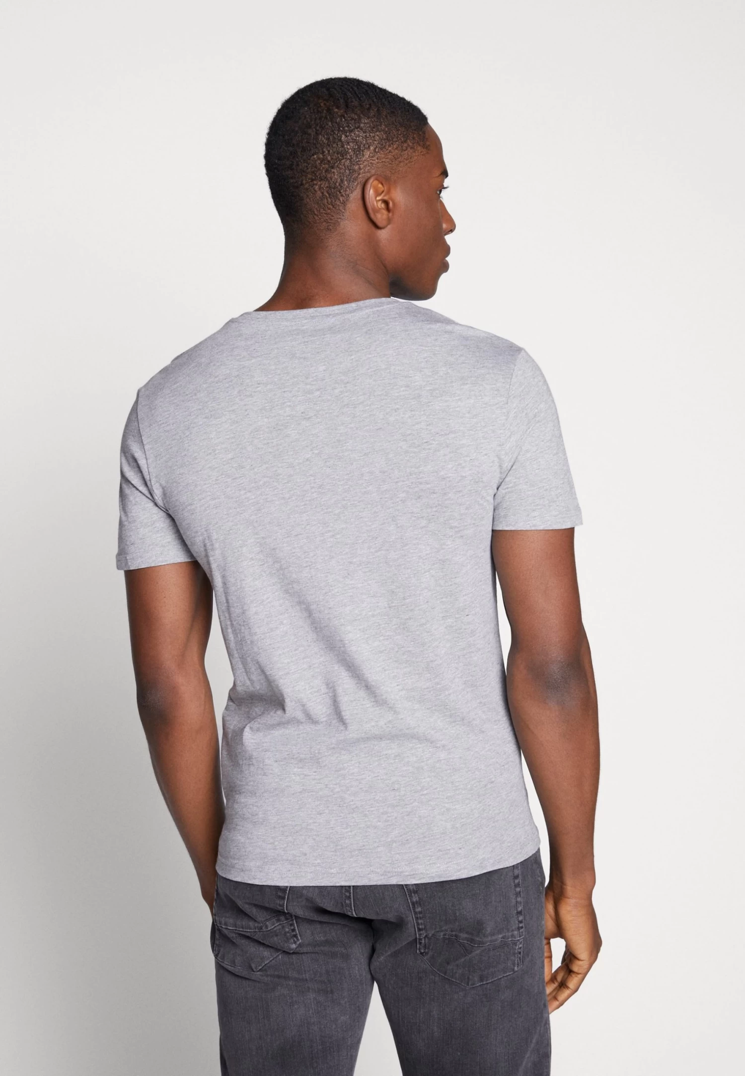 Pier One 3 Pack- T-Shirt Basic - Black, Grey, Green 4 Pier One 3 Pack- T-Shirt Basic - Black, Grey, Green - Afbeelding 4