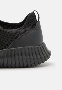 Pier One Sneakers Laag - Black -Pier One da21a0204b9943a1b0a5be03e6d2430f